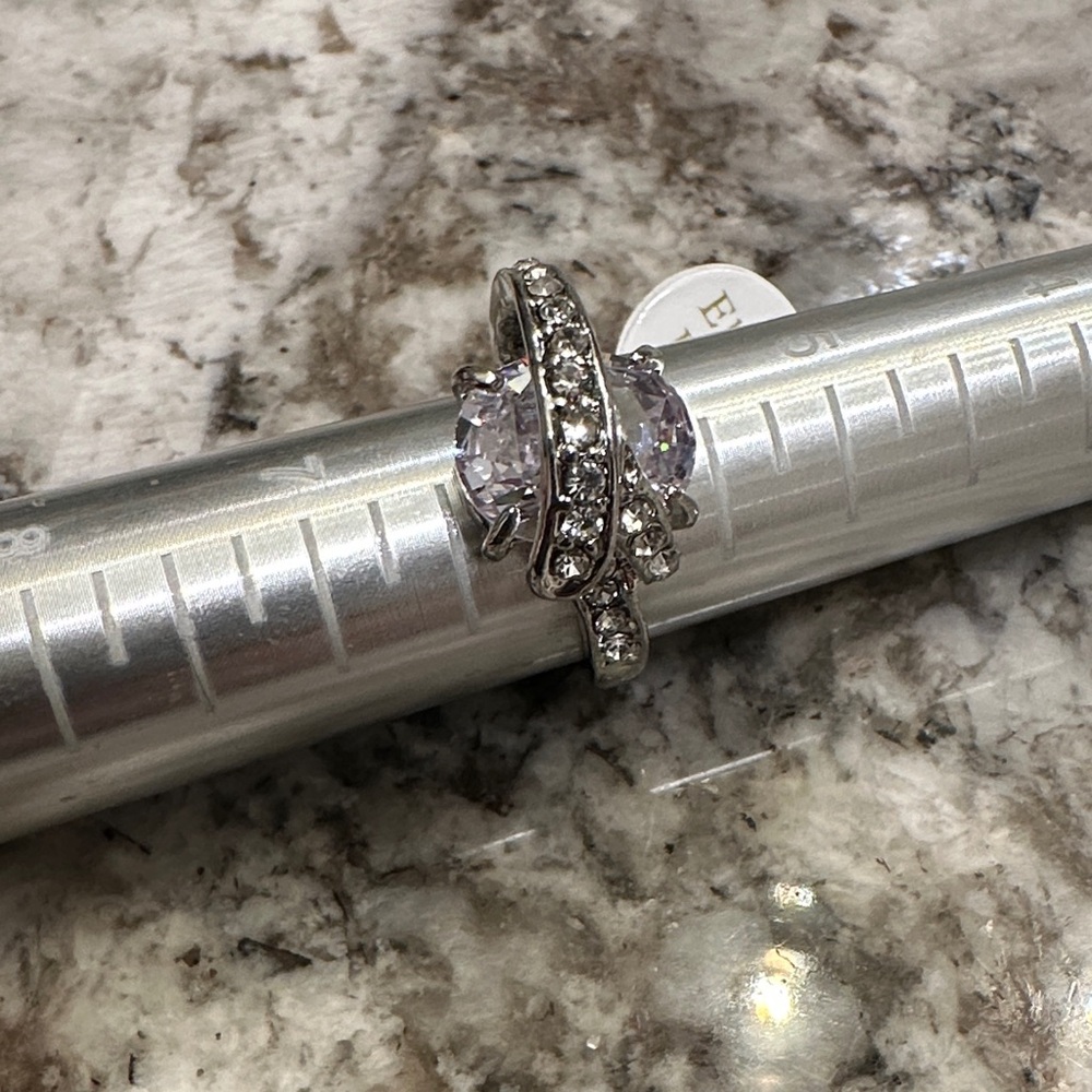 👑Elegant Silver and Rhinestone Ring